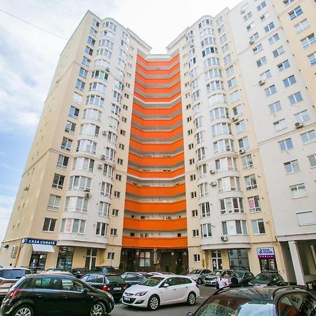 Apartament In Zona Centrala Si Parc Κισινάου Εξωτερικό φωτογραφία