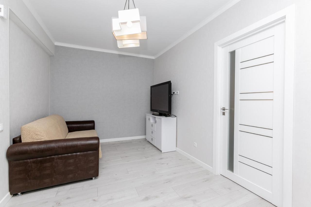 Apartament In Zona Centrala Si Parc Κισινάου Εξωτερικό φωτογραφία