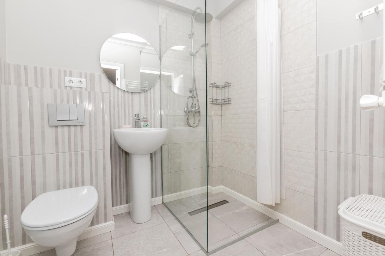 Apartament In Zona Centrala Si Parc Κισινάου Εξωτερικό φωτογραφία