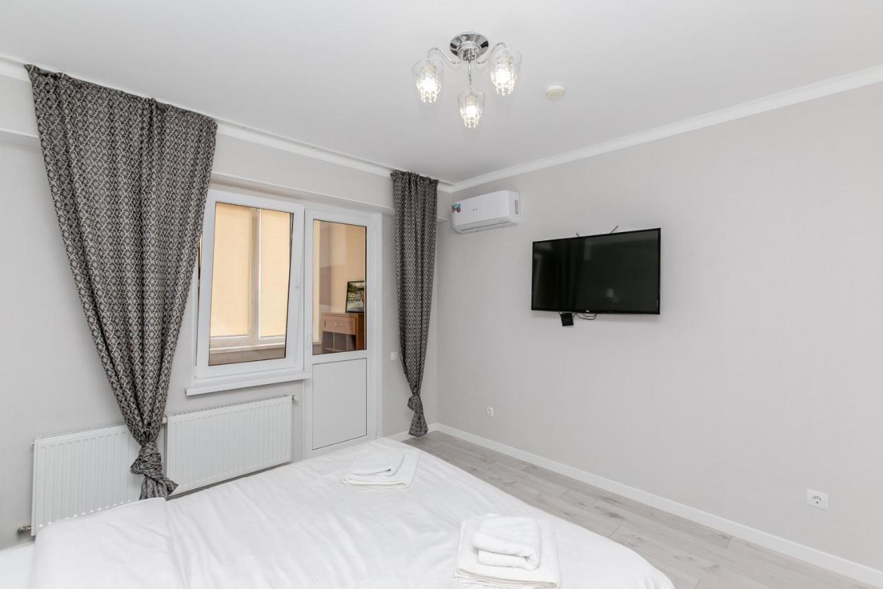 Apartament In Zona Centrala Si Parc Κισινάου Εξωτερικό φωτογραφία